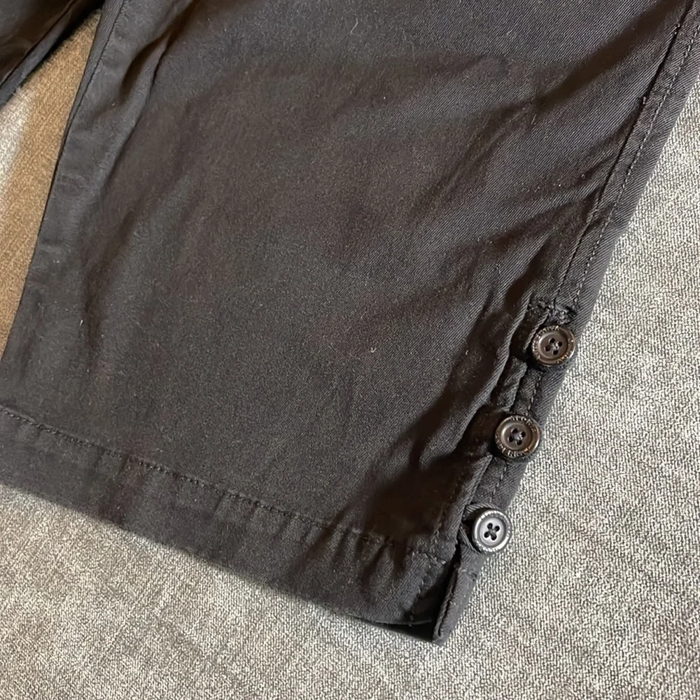 Gloria Vanderbelt, black capris, size 8 (23-123) - Picture 5 of 8